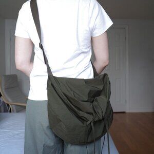 Uniqlo U Drawstring Shoulder Bag Olive (Original Design) - NEVER WORN, LIKE NEW